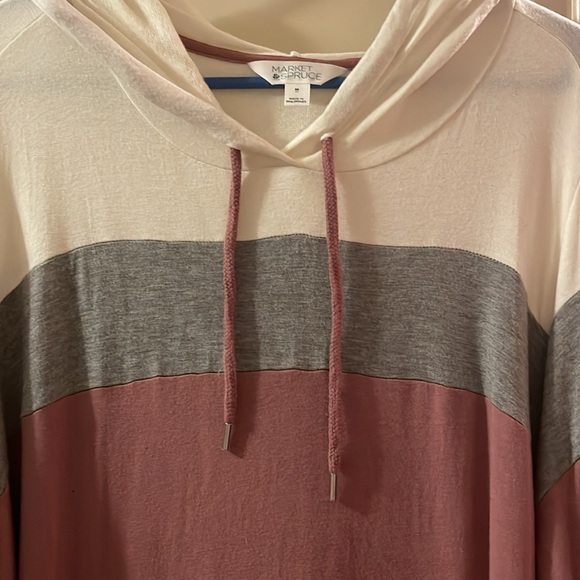 Hooded long sleeve hoodie shirt with thumb holes - Picture 6 of 7